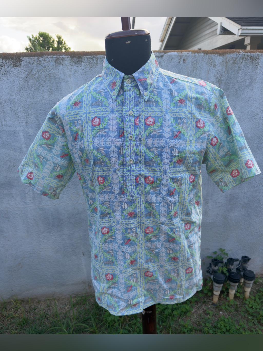 Preowned Reyn Spooner Mens Medium Full Button Blue Sea Land Hawaiian Shirt